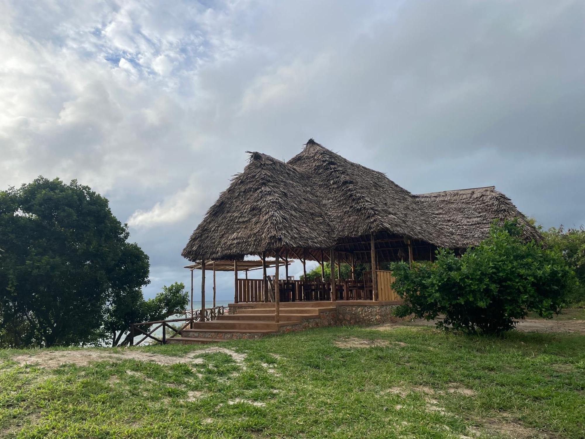 Pangani Cliffs Lodge Exterior photo